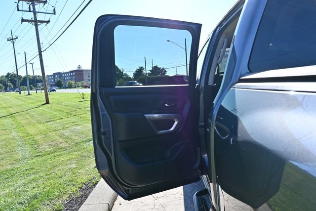 Used 2024 Nissan Titan SV AWD/4WD image 23