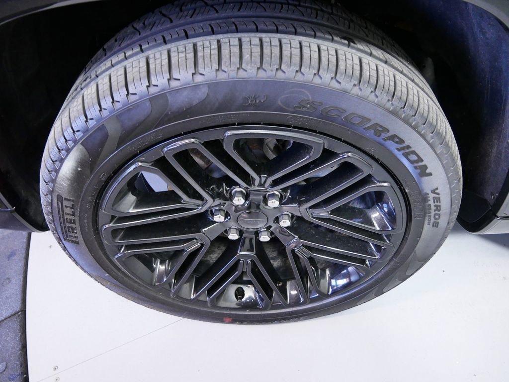 Used 2024 Jeep Wagoneer L Series II image 20