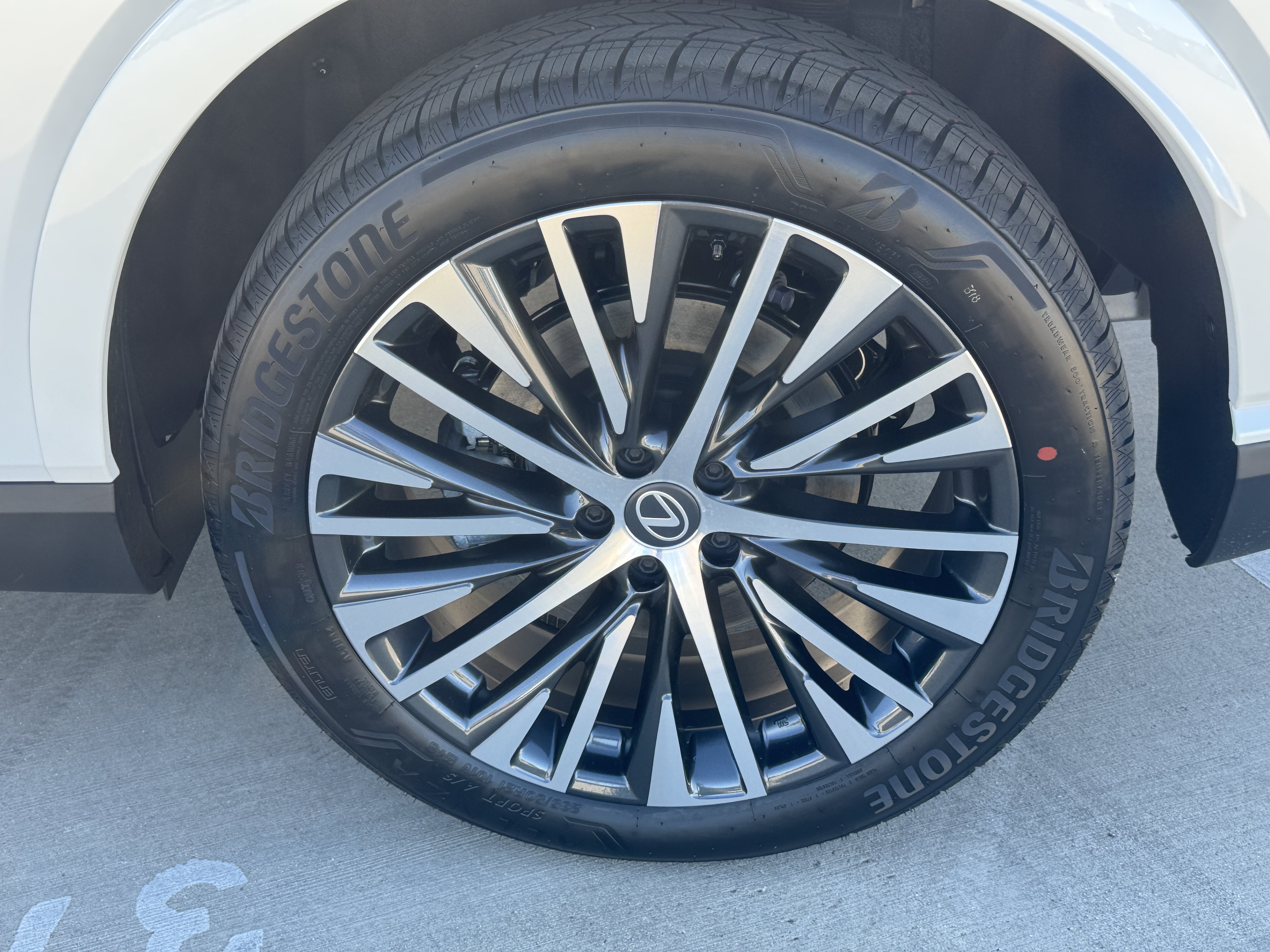 New 2026 Lexus RX 350 w/ Convenience Package AWD/4WD image 17