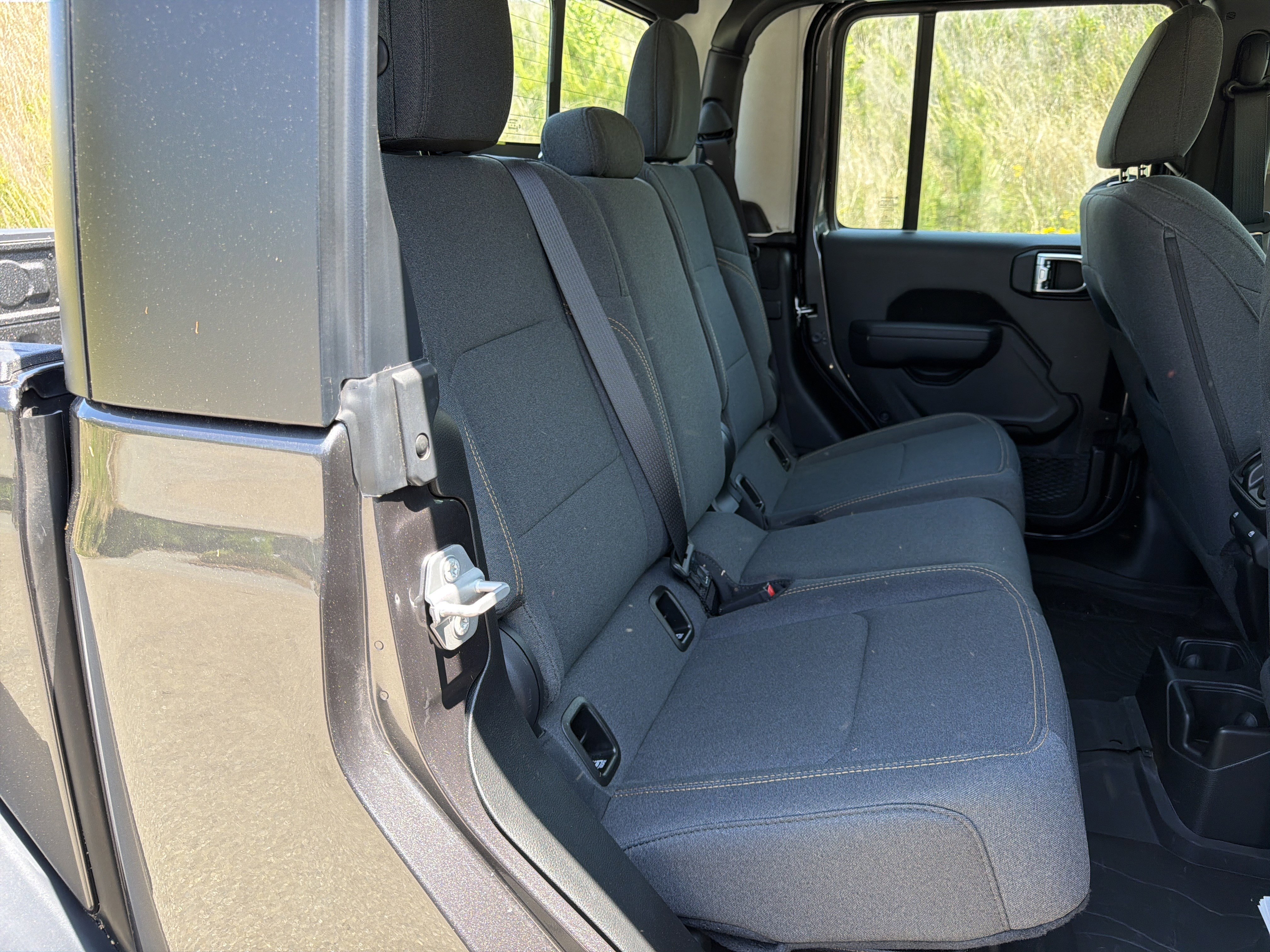 Used 2025 Jeep Gladiator Sport AWD/4WD image 15