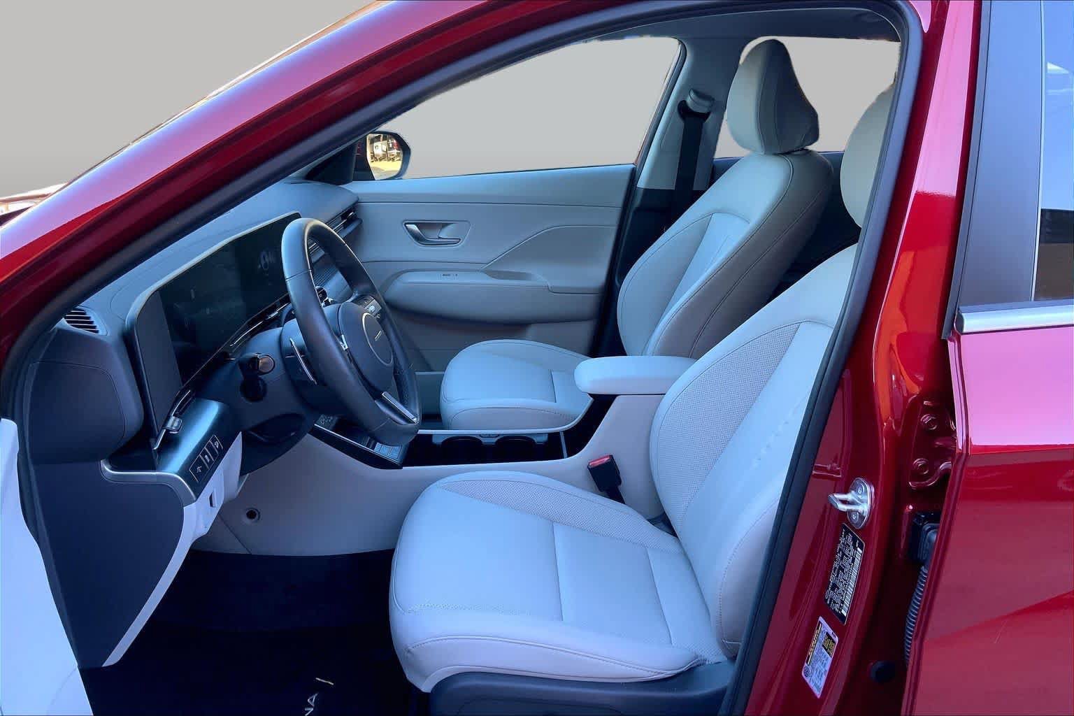 Used 2025 Hyundai Kona Limited FWD image 8