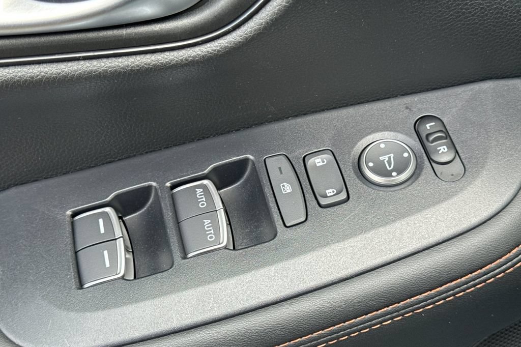 Certified 2025 Honda HR-V Sport image 14