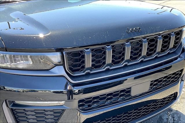 New 2026 Jeep Grand Cherokee L Limited w/ Limited Altitude Package AWD/4WD image 35