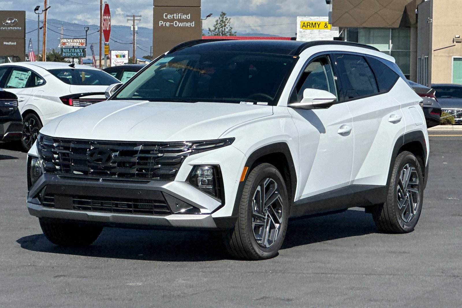 New 2025 Hyundai Tucson Limited image 8