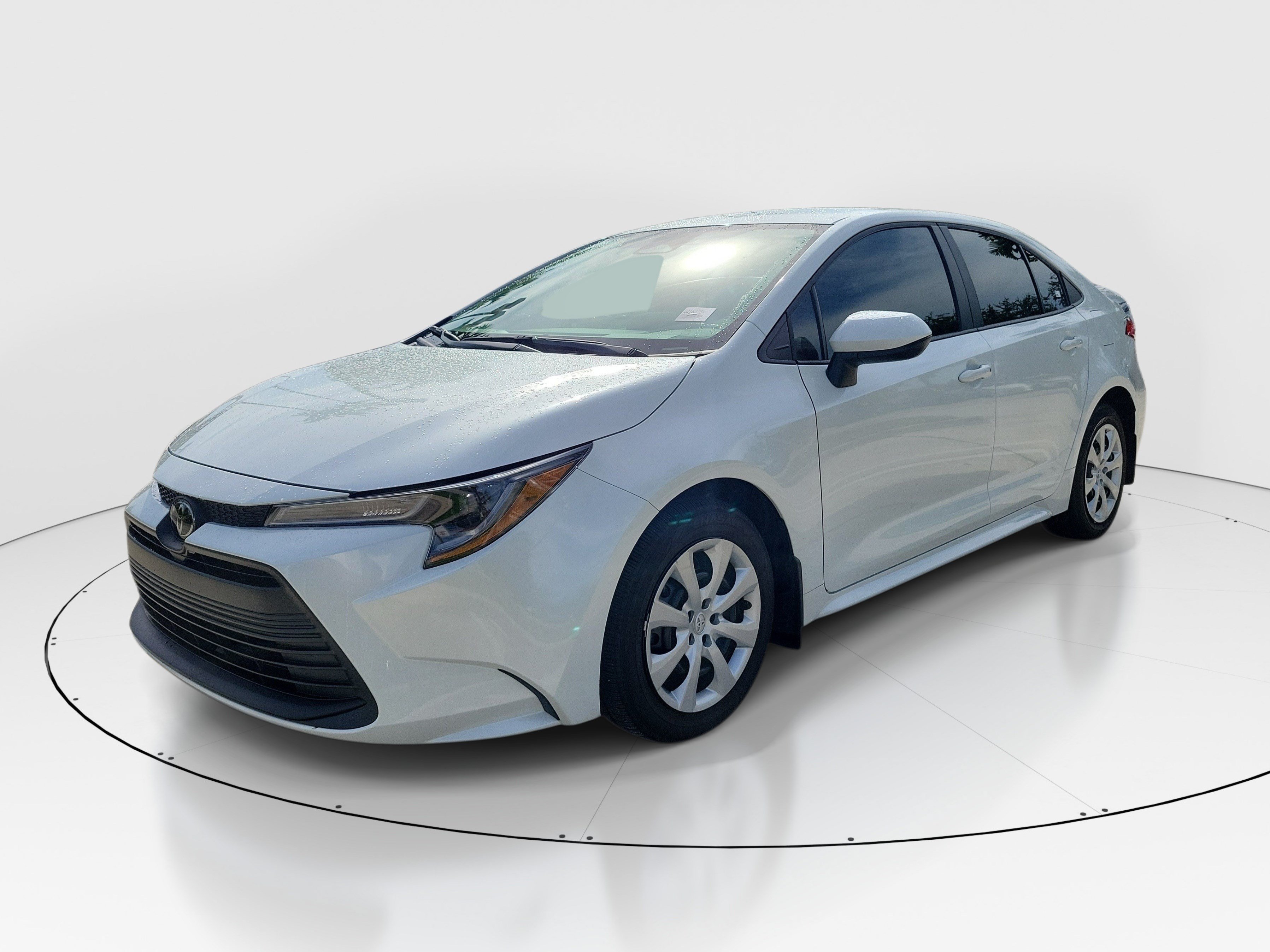 Used 2026 Toyota Corolla LE FWD image 3
