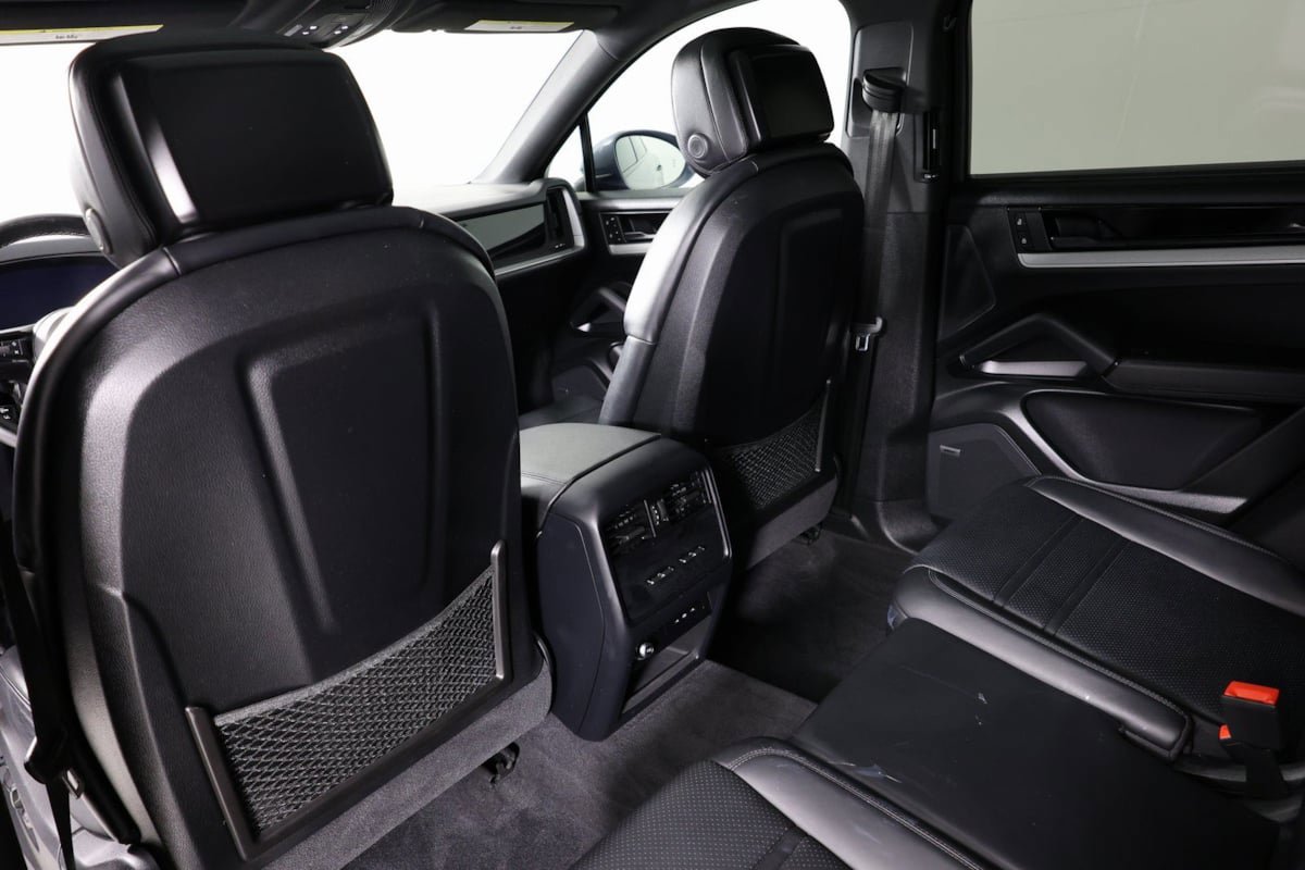 Used 2024 Porsche Cayenne Coupe image 47