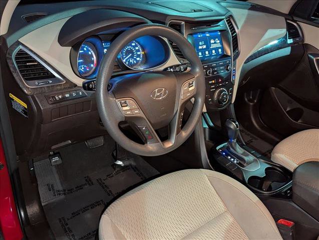 Used 2017 Hyundai Santa Fe SE image 10