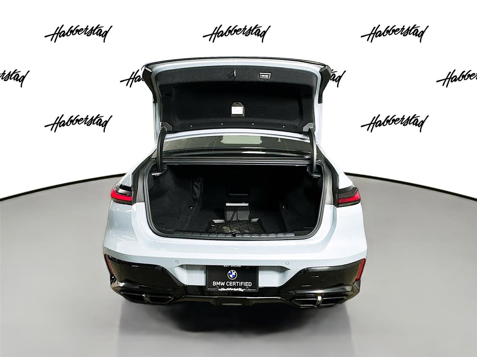 Used 2023 BMW 760i xDrive image 29