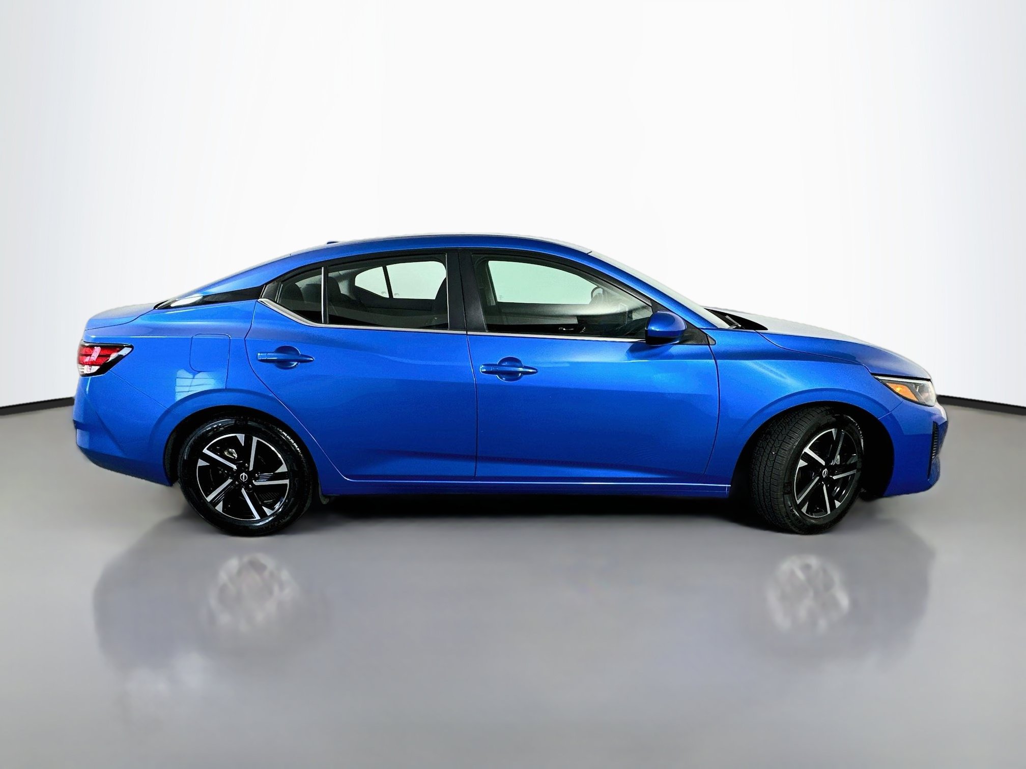 Used 2024 Nissan Sentra SV FWD image 8