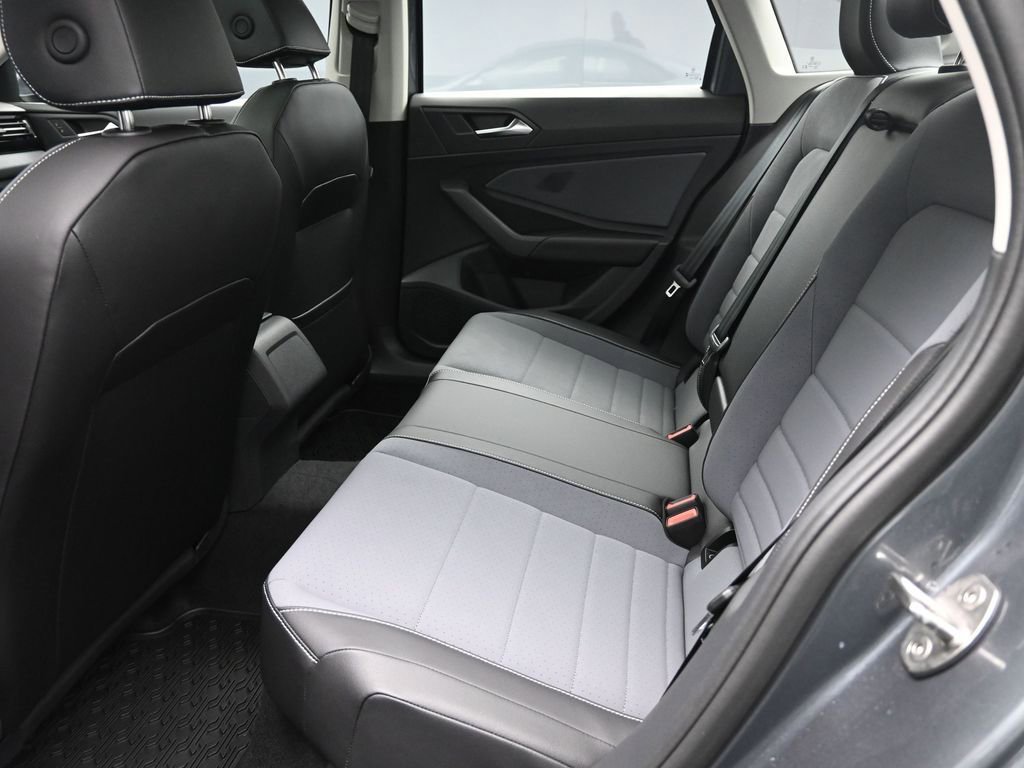 New 2026 Volkswagen Jetta SE FWD image 21