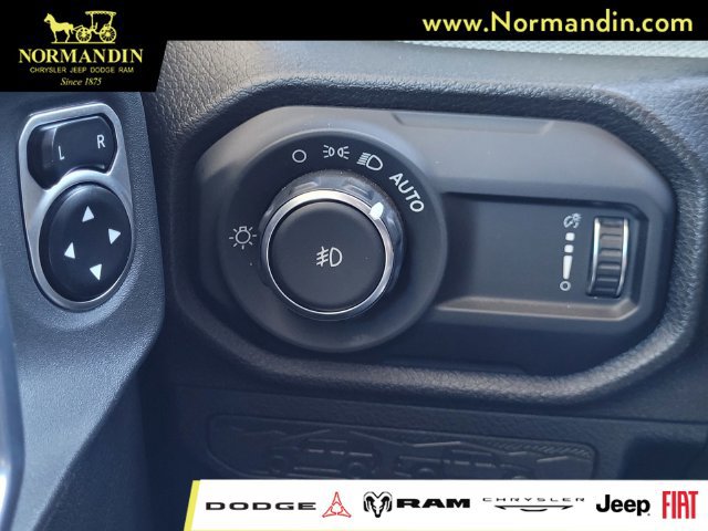 Used 2024 Jeep Wrangler Unlimited Sport AWD/4WD image 14