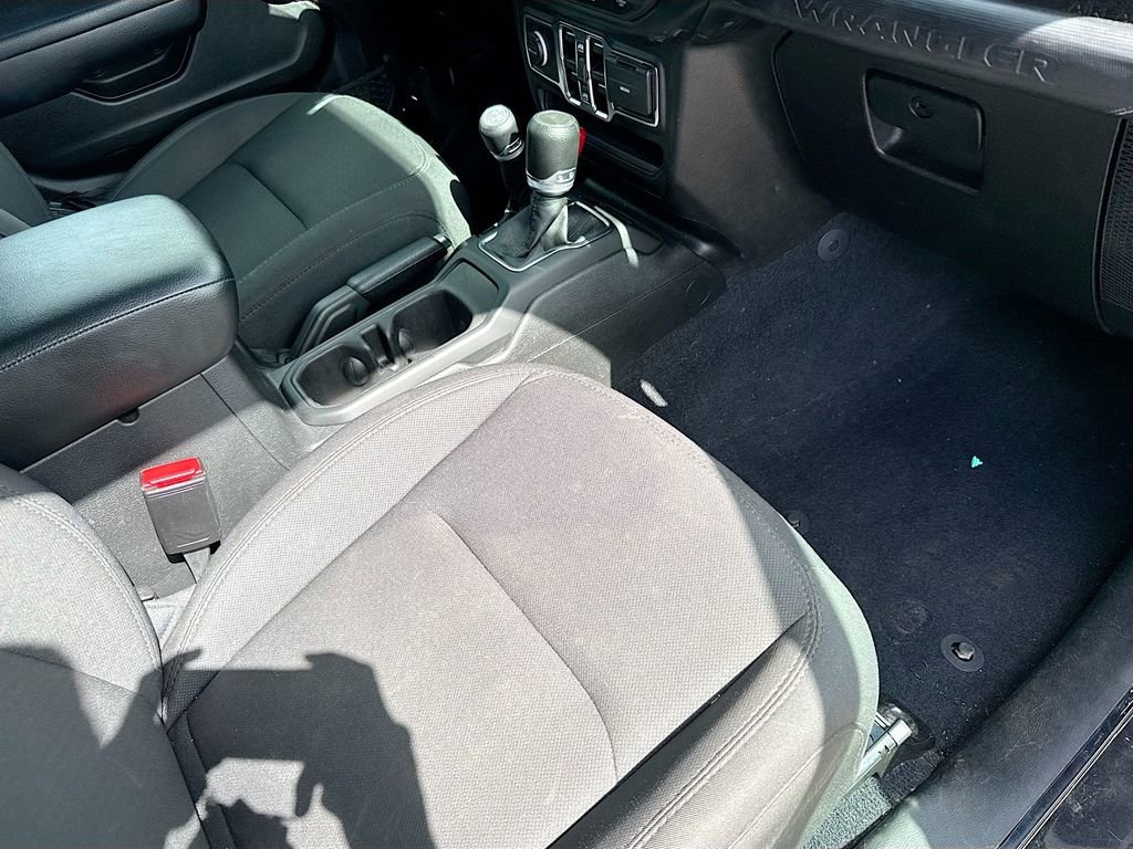 Used 2023 Jeep Wrangler Unlimited w/ Sun & Screen Package AWD/4WD image 33