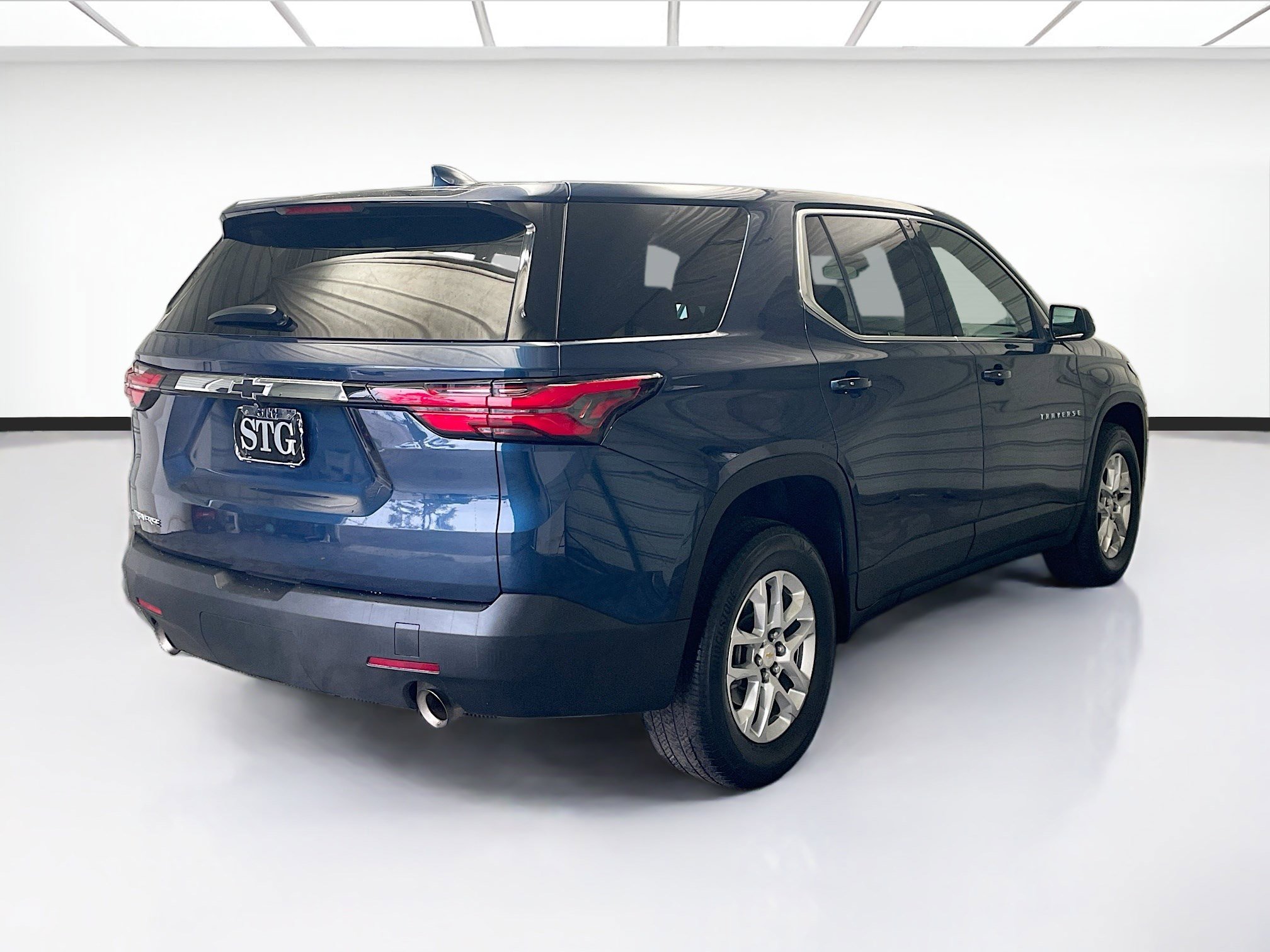 Used 2022 Chevrolet Traverse LS image 4