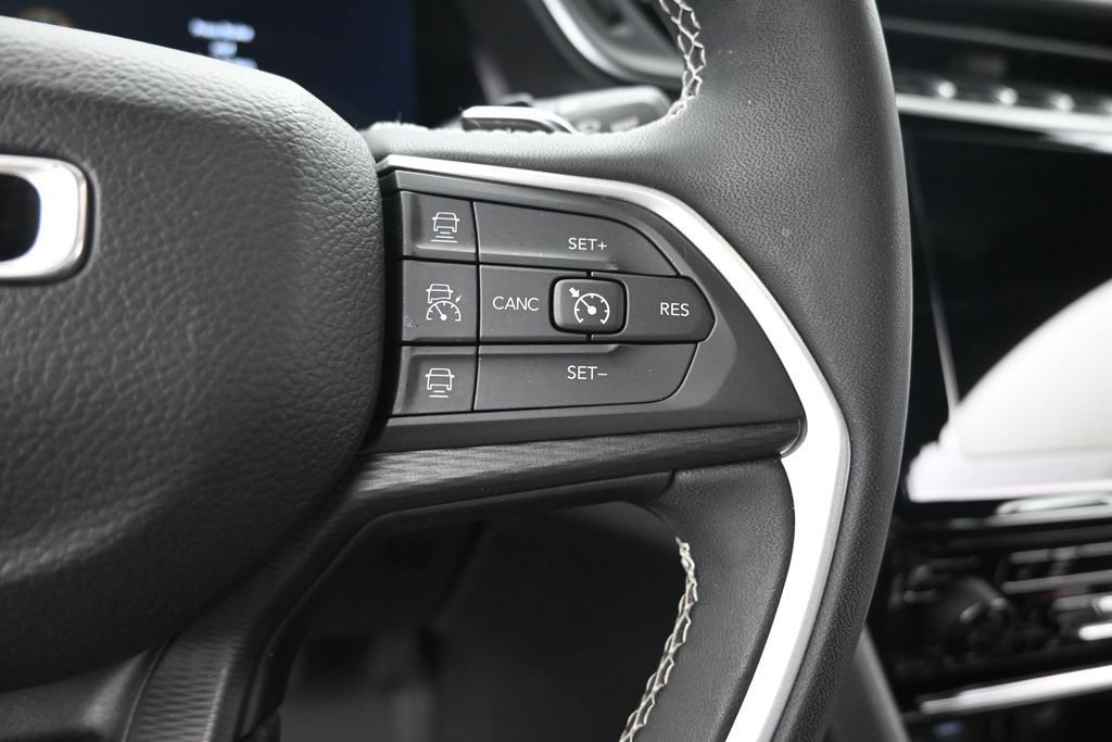 Used 2023 Jeep Grand Cherokee Altitude AWD/4WD image 30