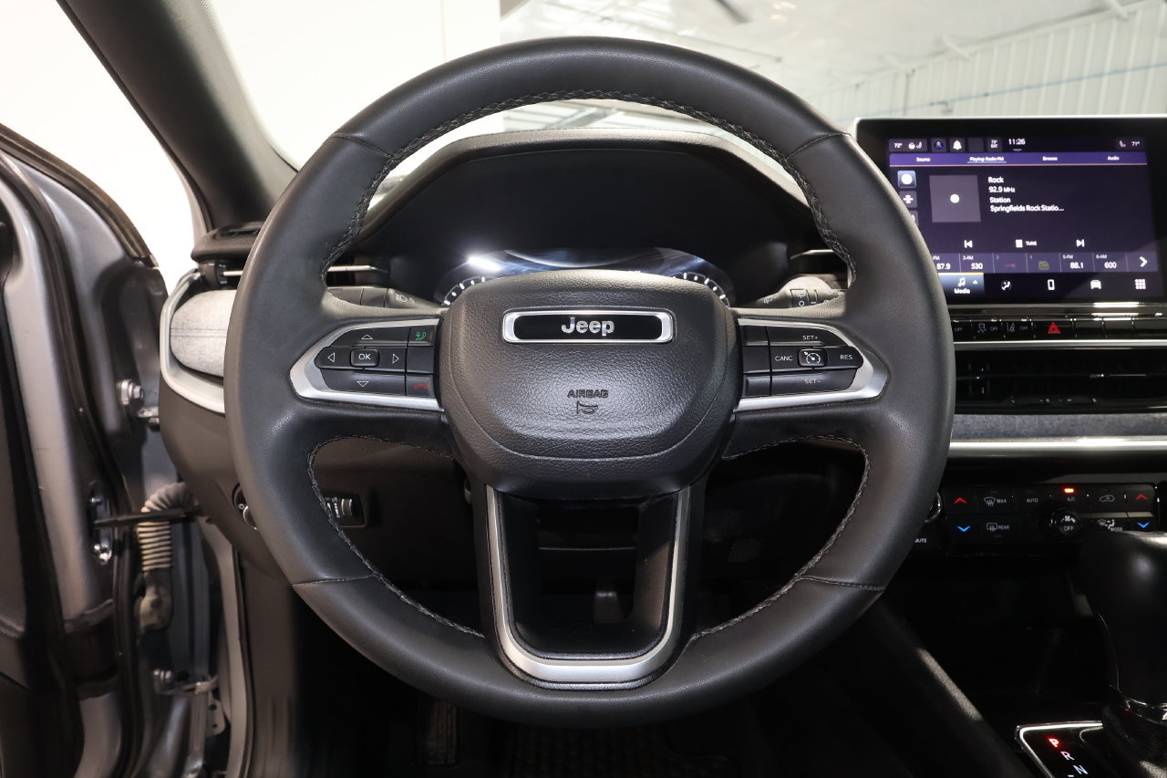Used 2023 Jeep Compass Latitude w/ Convenience Group AWD/4WD image 10