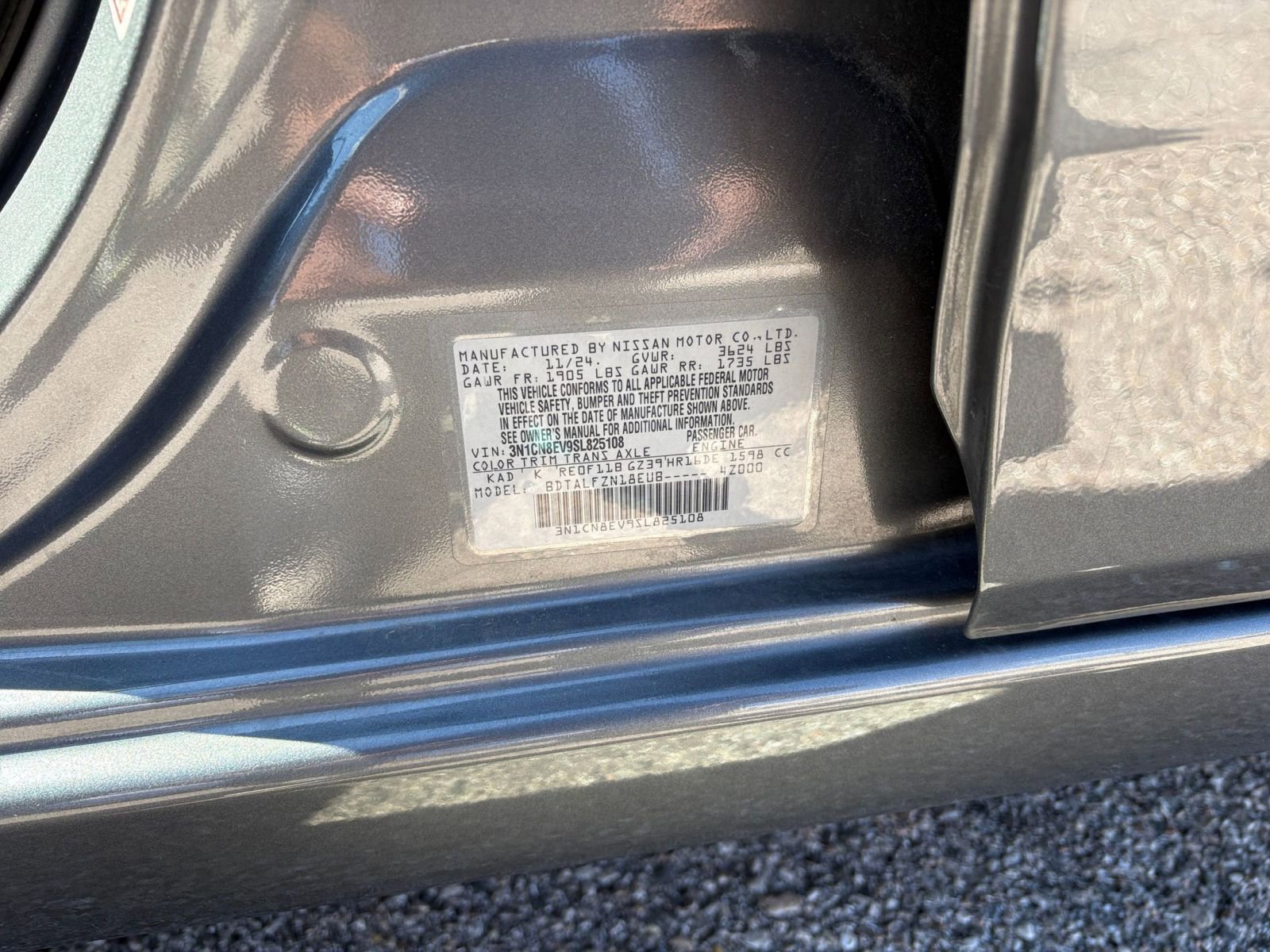 Used 2025 Nissan Versa SV w/ Trunk Package image 27