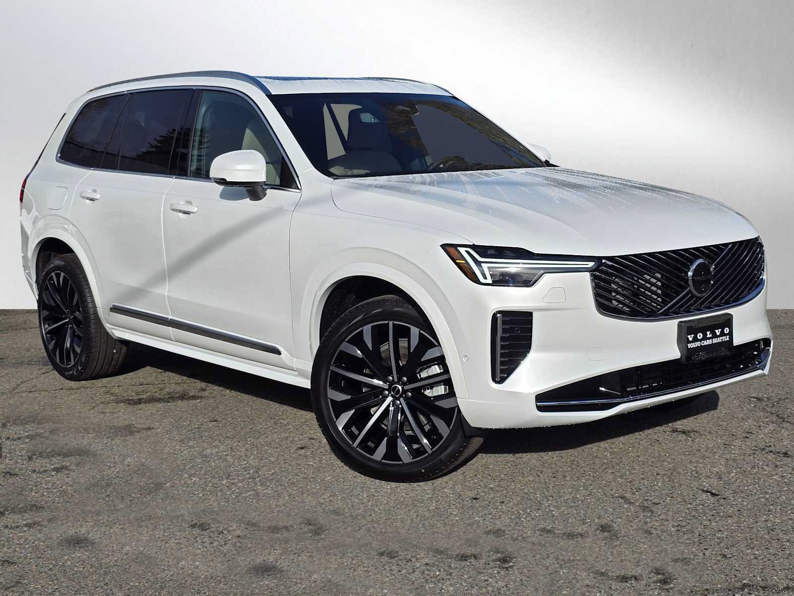 New 2026 Volvo XC90 B6 Plus w/ Protection Package Premier