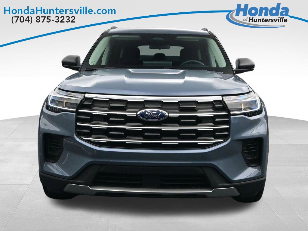 Used 2025 Ford Explorer Active RWD image 2
