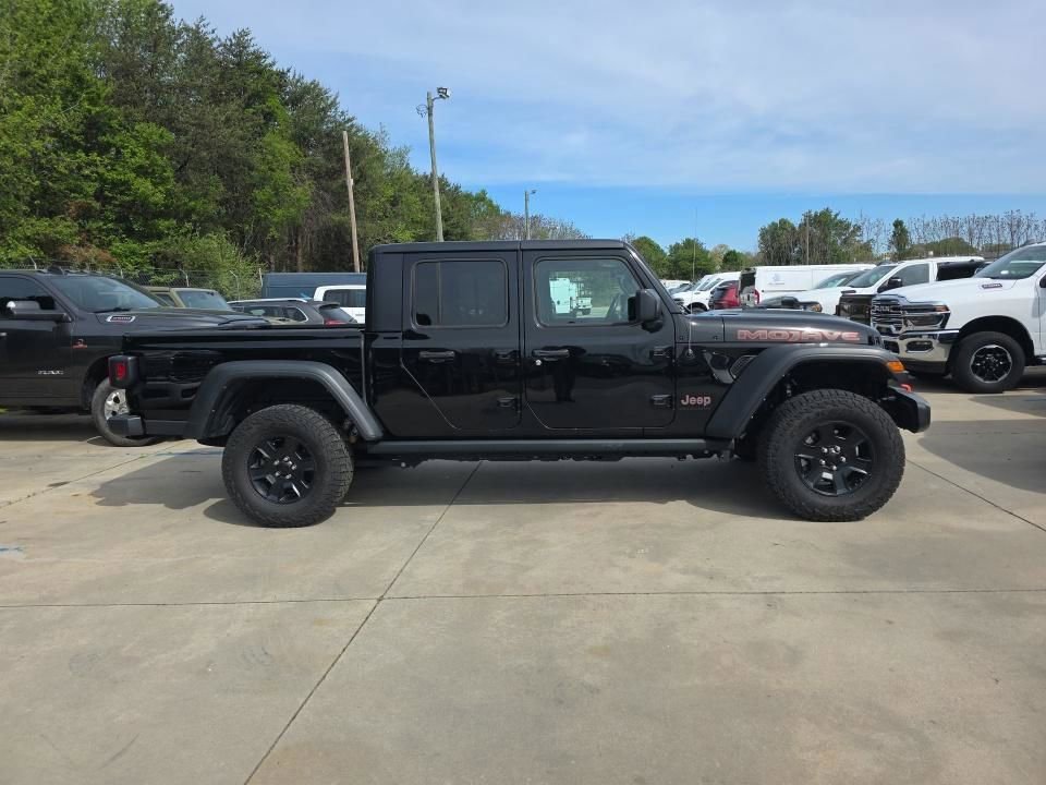 Used 2023 Jeep Gladiator Mojave w/ Cold Weather Group image 8