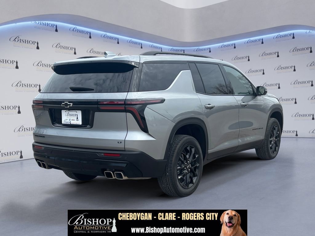 Used 2024 Chevrolet Traverse LT w/ Midnight/Sport Edition FWD image 17