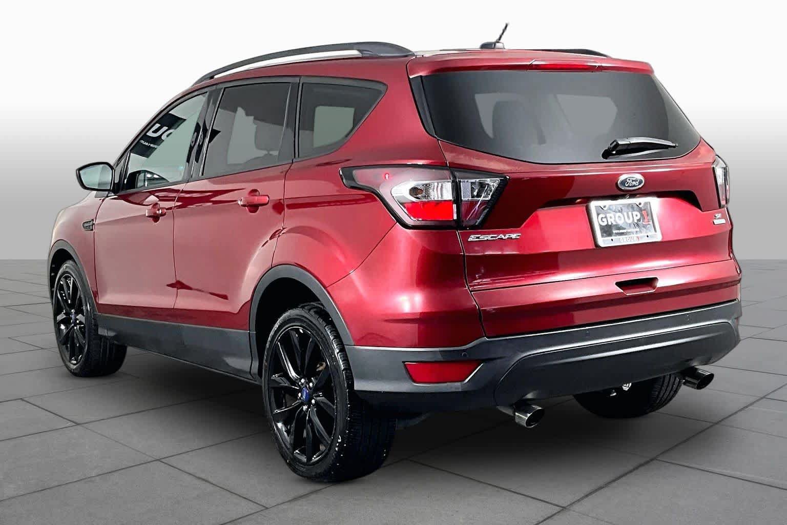 Used 2017 Ford Escape SE w/ Equipment Group 201A FWD image 12