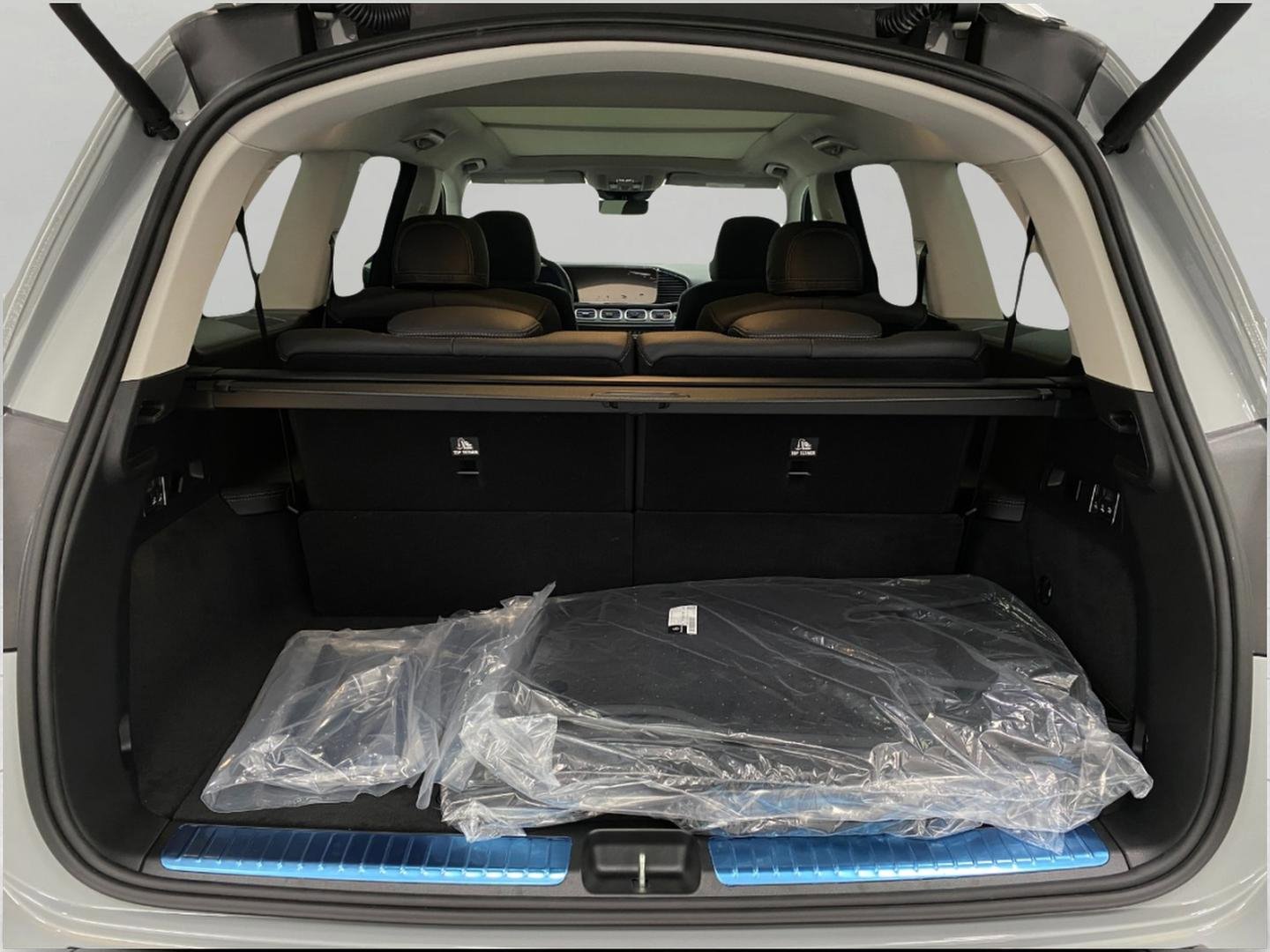 New 2026 Mercedes-Benz GLS 450 4MATIC image 6