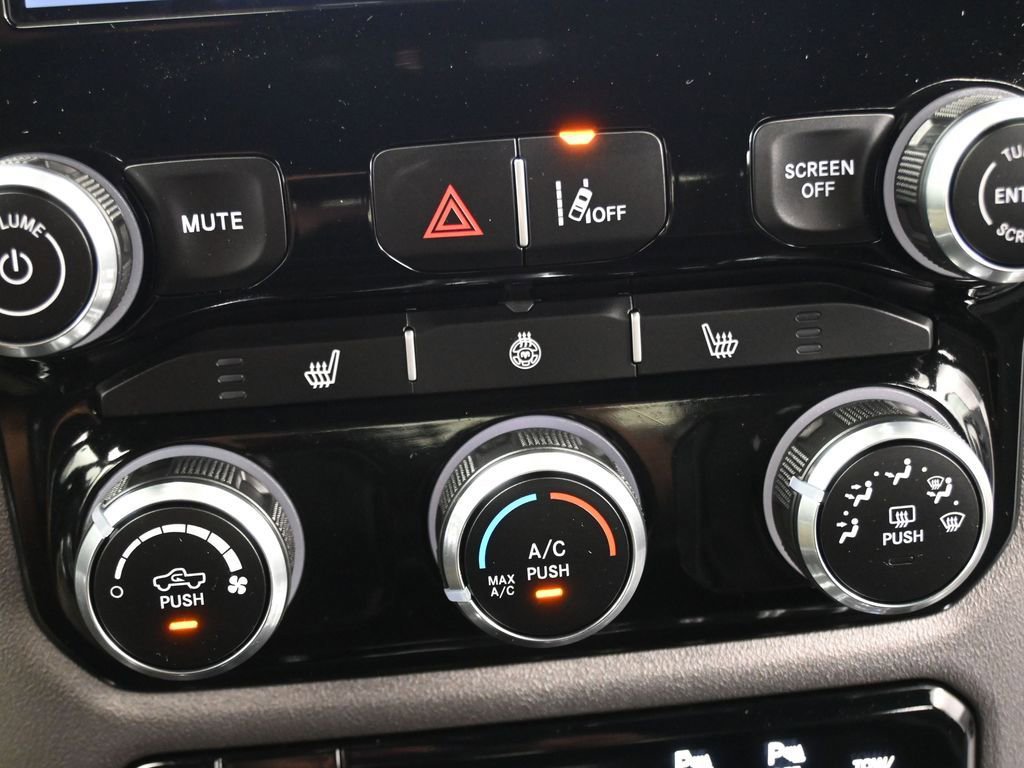 New 2026 RAM 1500 4x4 Crew Cab image 28