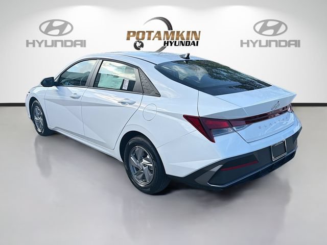 New 2026 Hyundai Elantra SE FWD image 7