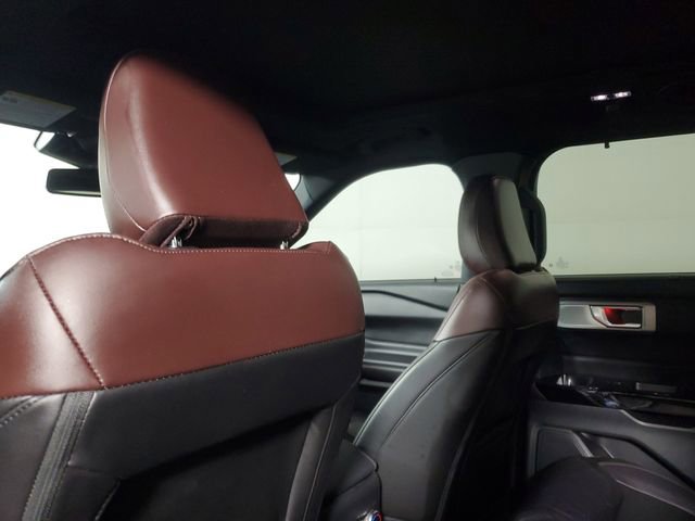 Used 2023 Ford Explorer Platinum w/ Technology Package image 13