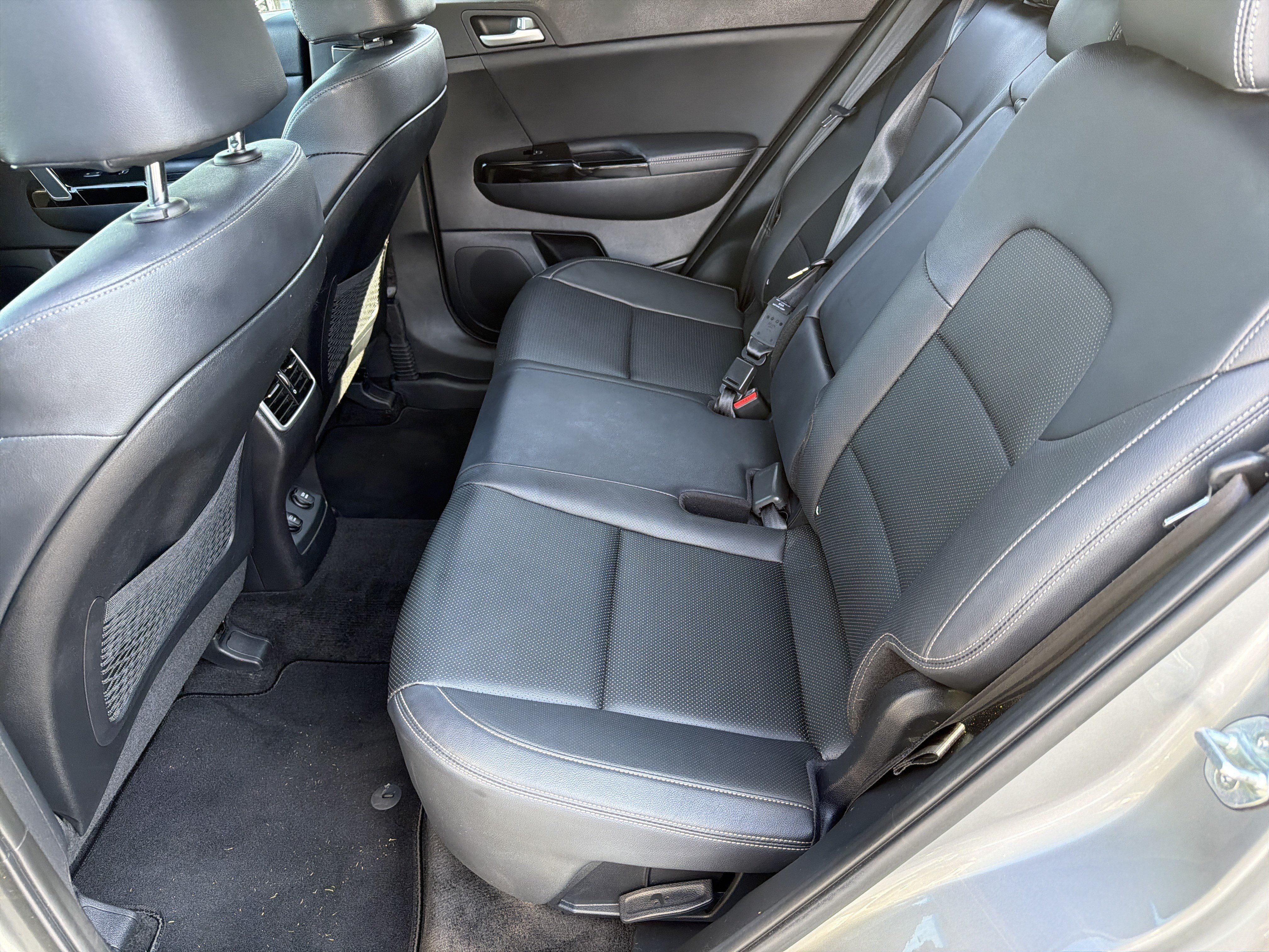 Used 2021 Kia Sportage S w/ S FWD Premium Package image 18