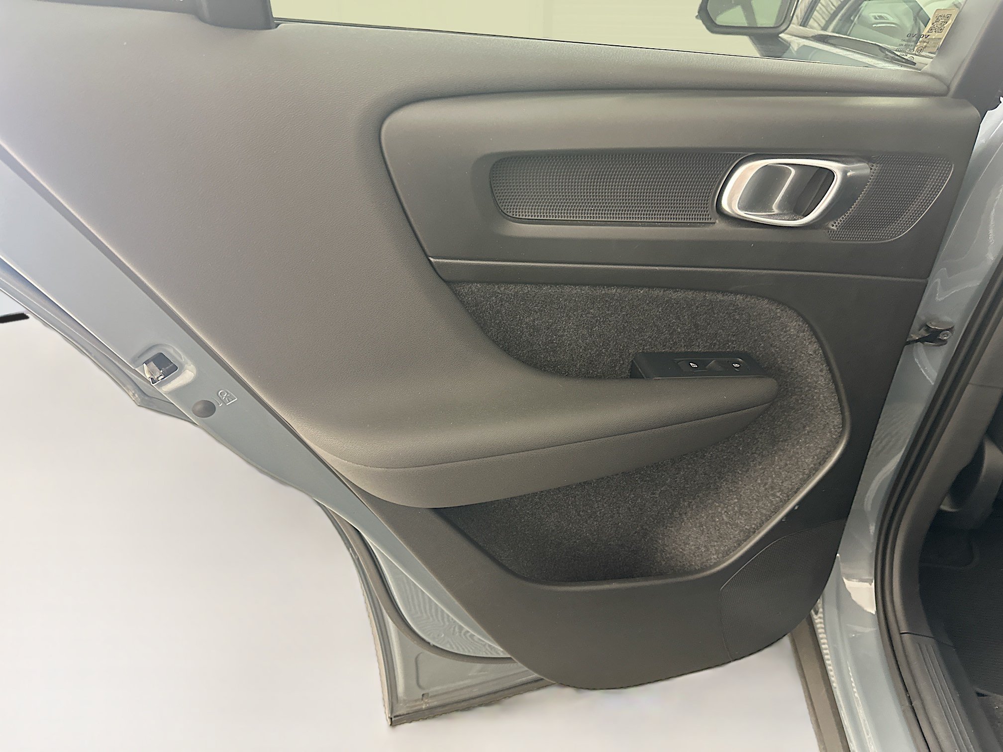 Used 2023 Volvo C40 P8 Recharge Plus w/ Protection Package Premier AWD/4WD image 28