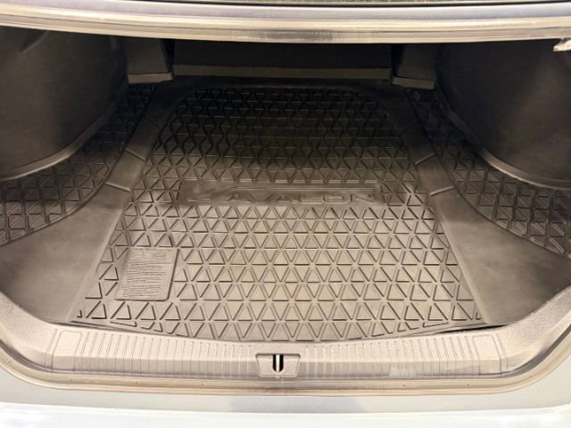 Used 2022 Toyota Avalon XLE w/ Moonroof Package image 30