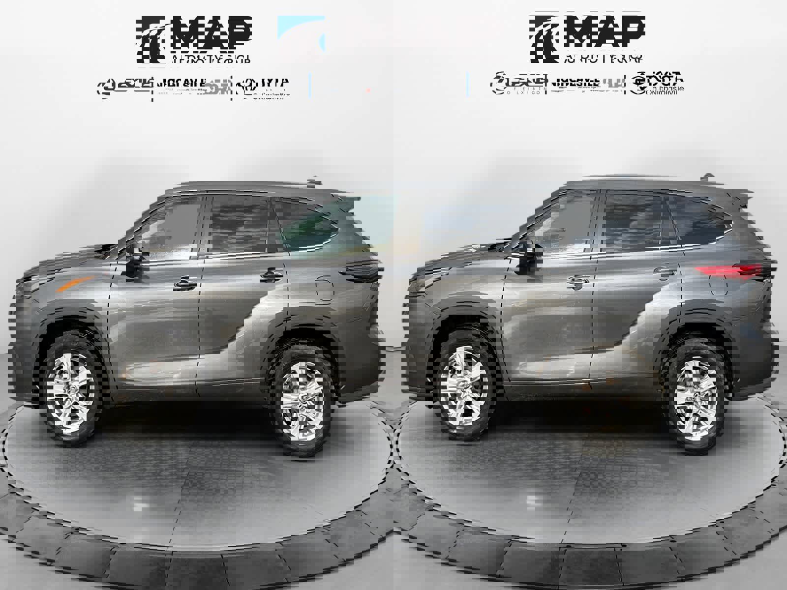 Used 2023 Toyota Highlander LE image 2