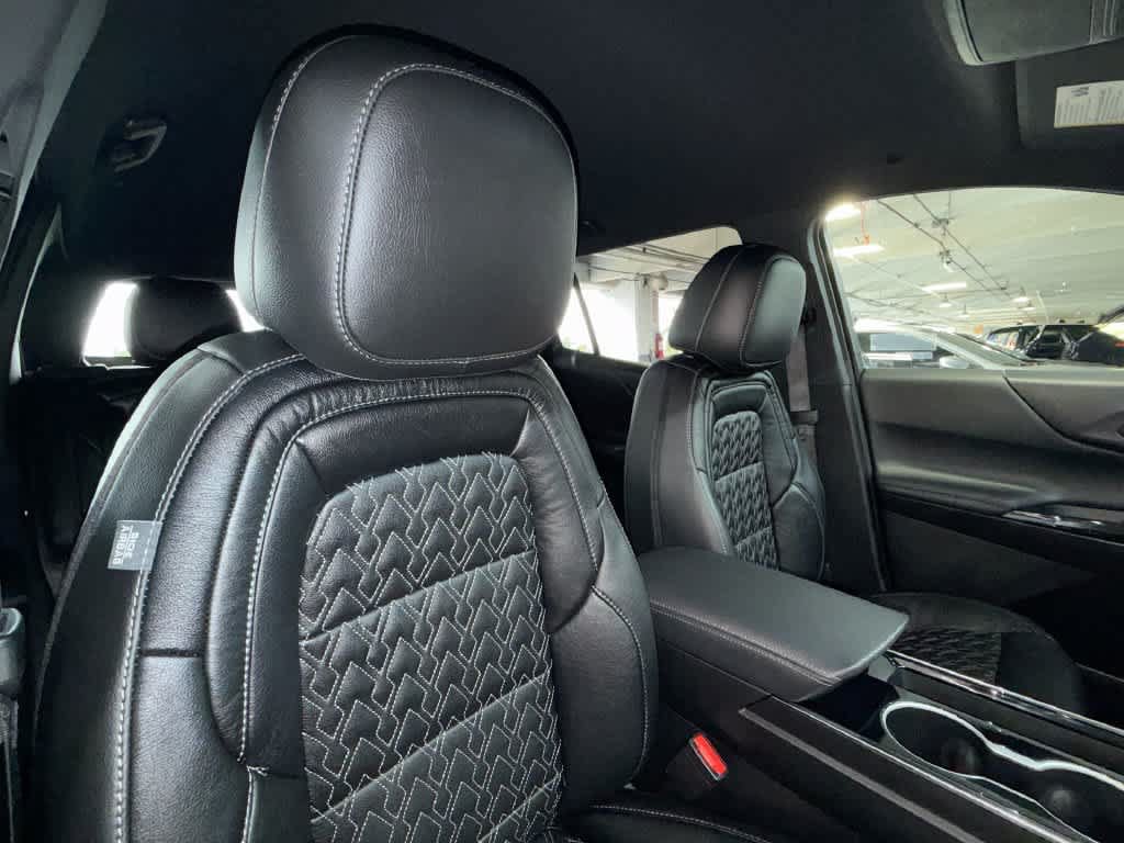 Used 2025 Chevrolet Equinox LT FWD image 27