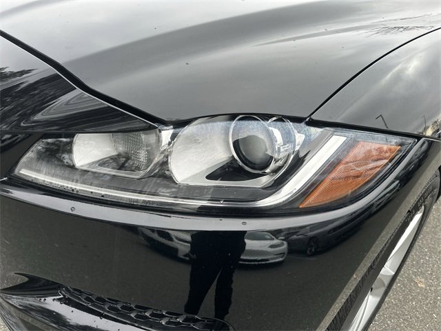 Used 2020 Jaguar F-PACE image 9