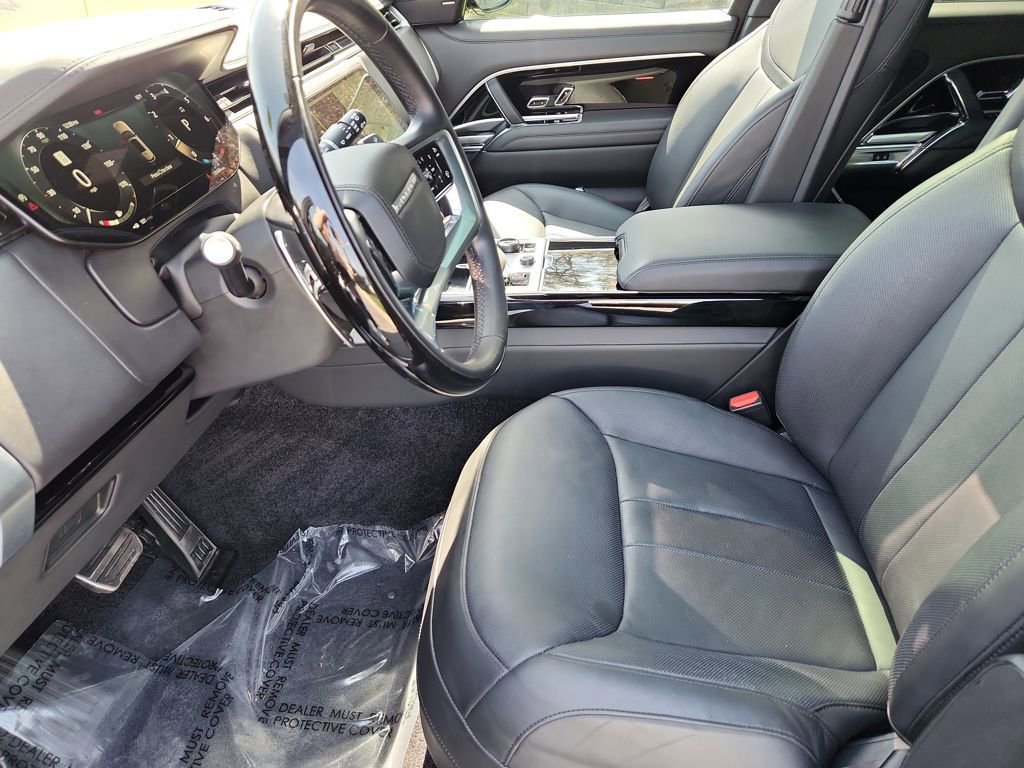 Used 2023 Land Rover Range Rover SE image 24