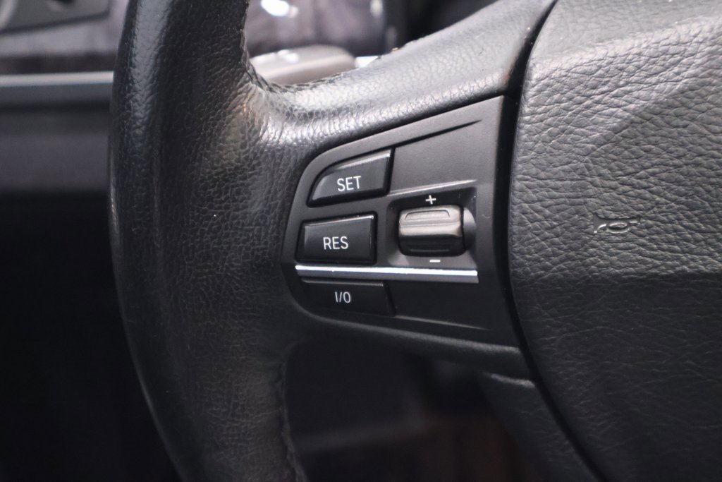 Used 2011 BMW 750Li xDrive image 26