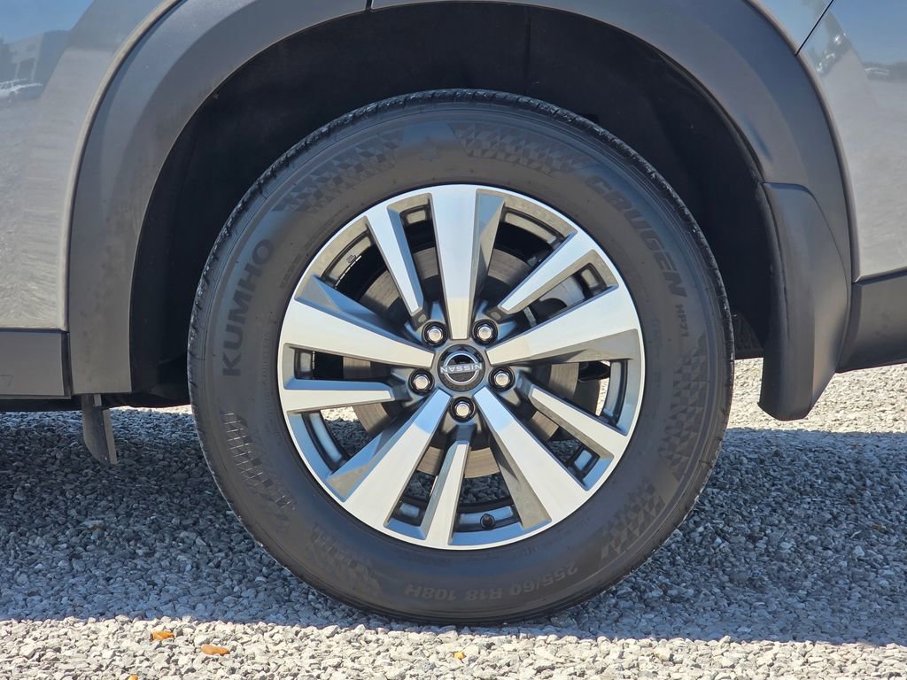 Used 2025 Nissan Pathfinder SL AWD/4WD image 10