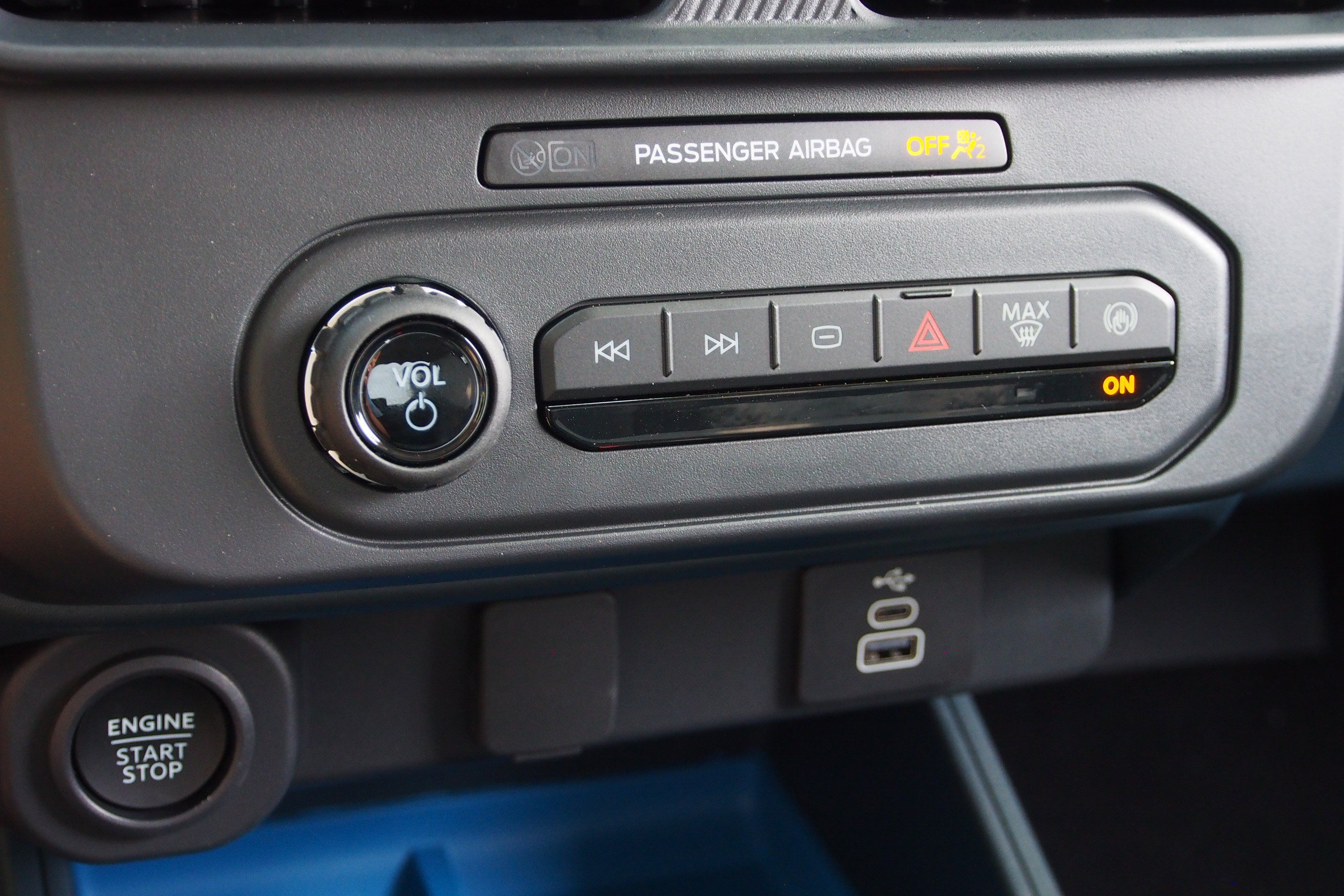 New 2026 Ford Maverick XLT w/ XLT Luxury Package FWD image 24