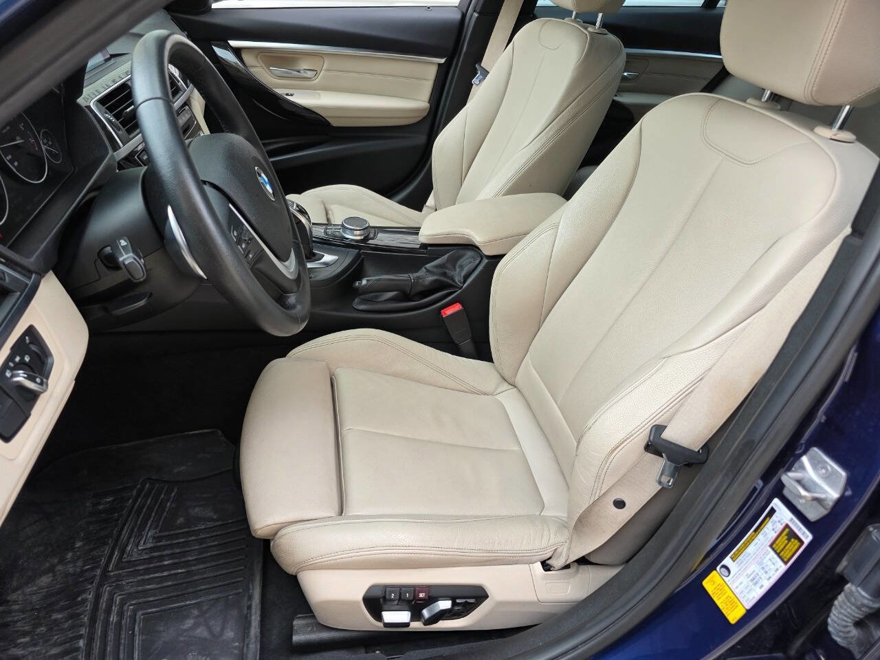 Used 2017 BMW 330i Sedan RWD image 11