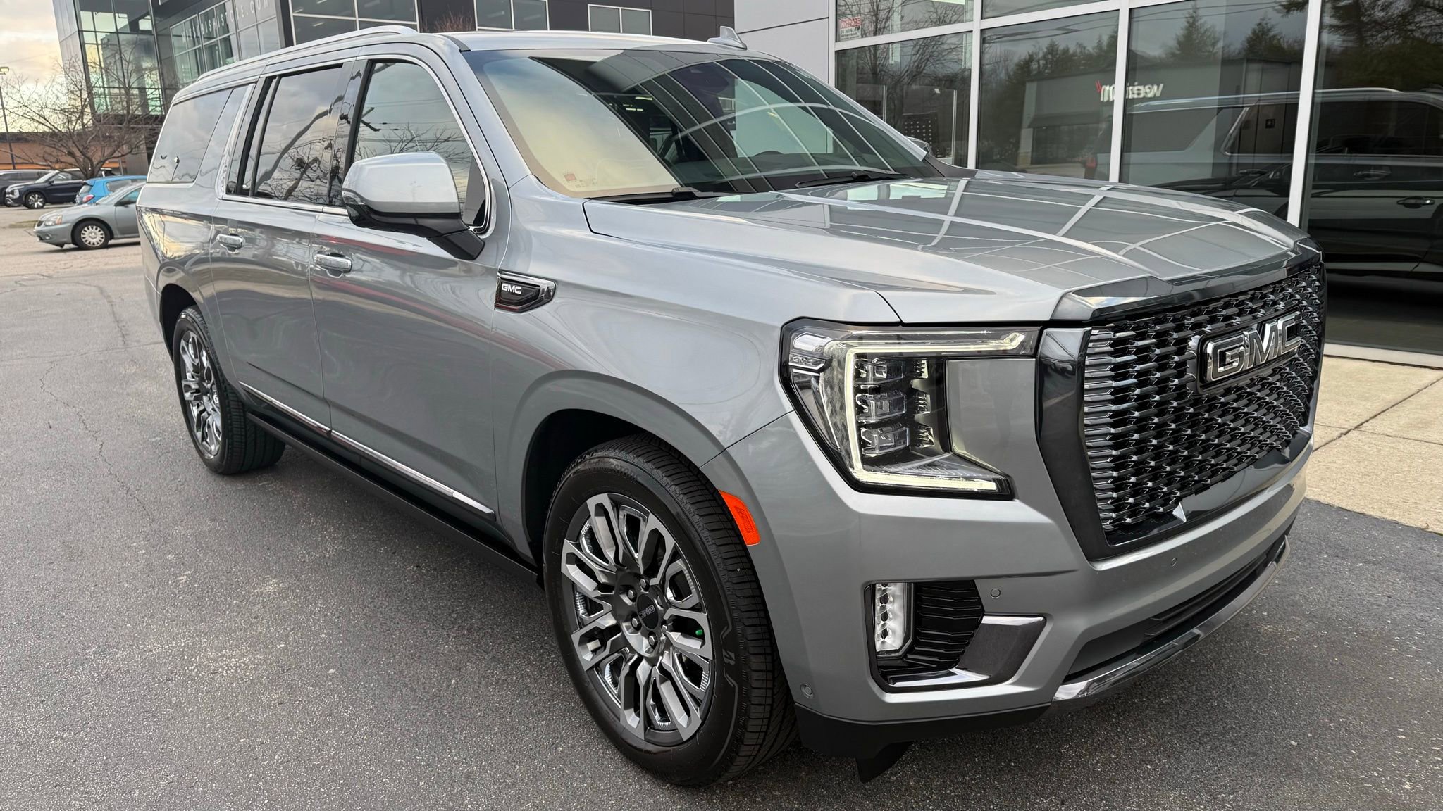 Used 2024 GMC Yukon XL Denali Ultimate image 13