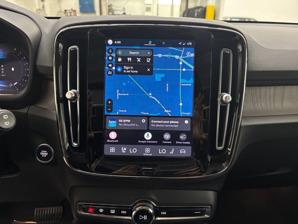 Certified 2024 Volvo XC40 B5 Plus w/ Climate Package AWD/4WD image 20