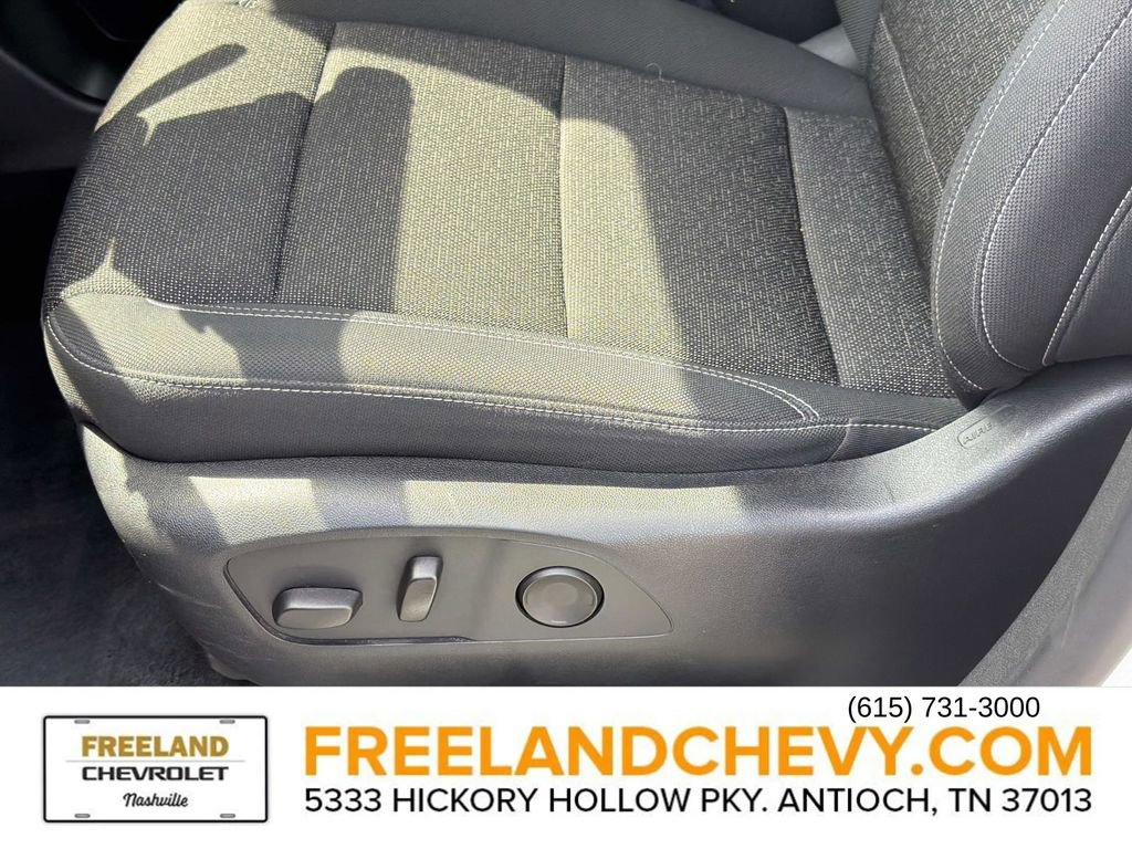 Used 2024 Chevrolet Traverse LT FWD image 25