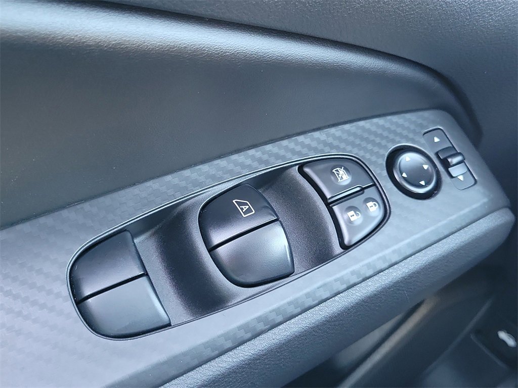 Used 2024 Nissan Altima 2.5 SV image 14