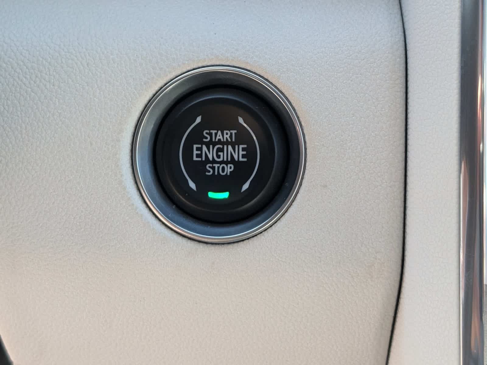 Used 2025 GMC Acadia Denali w/ Super Cruise Package FWD image 25