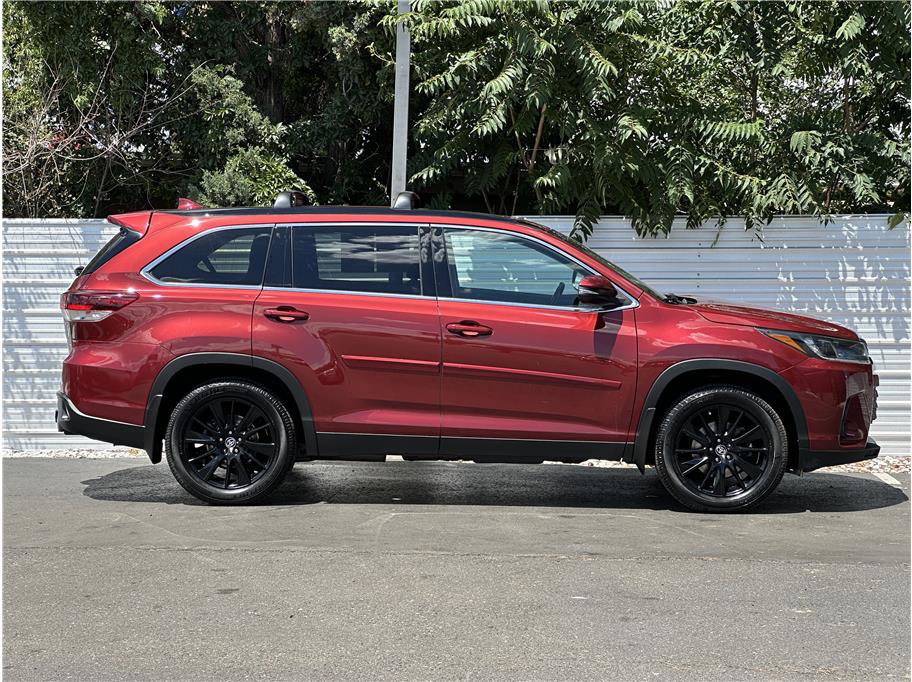 Used 2019 Toyota Highlander SE AWD/4WD image 9