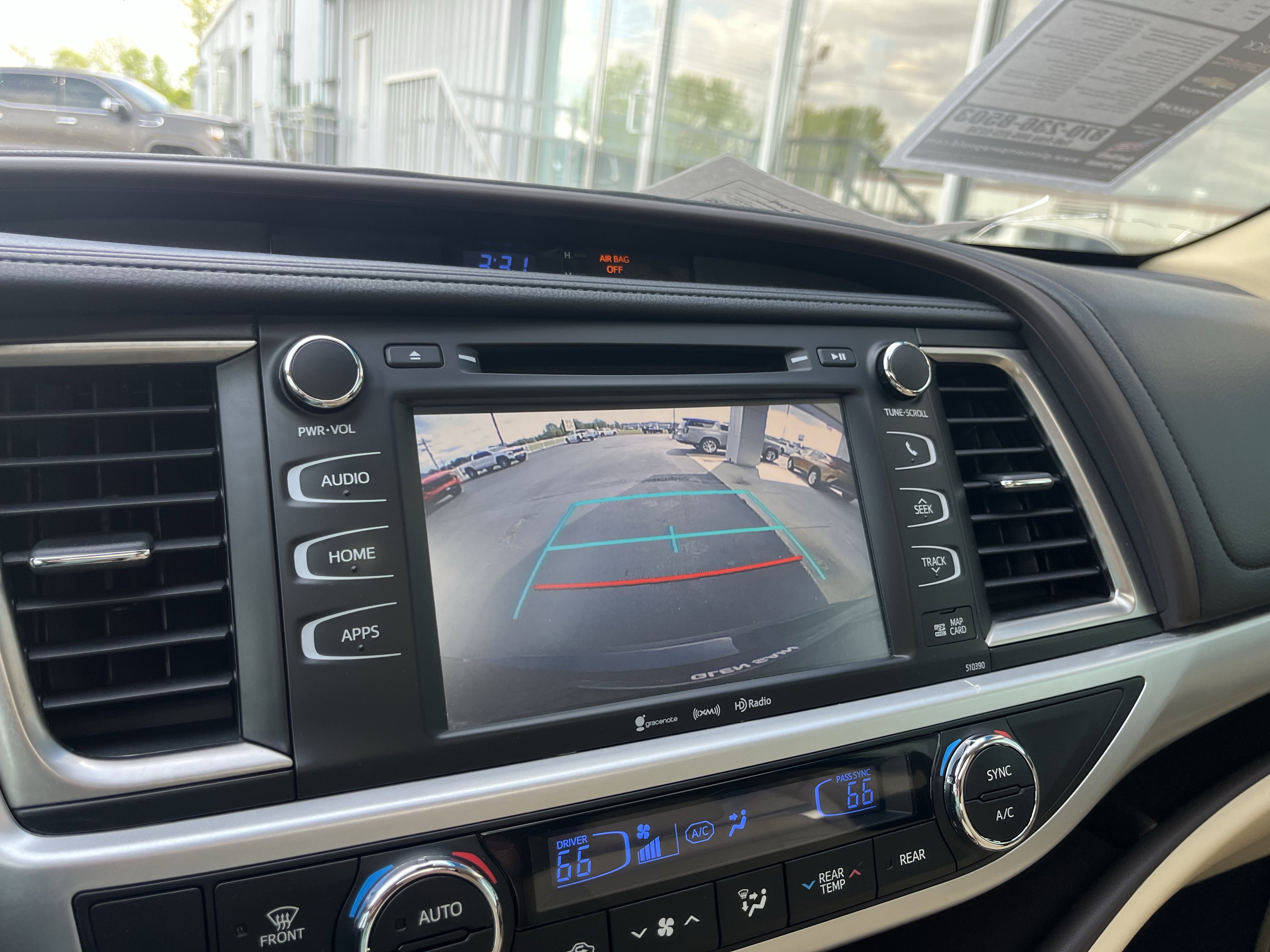 Used 2019 Toyota Highlander XLE FWD image 15