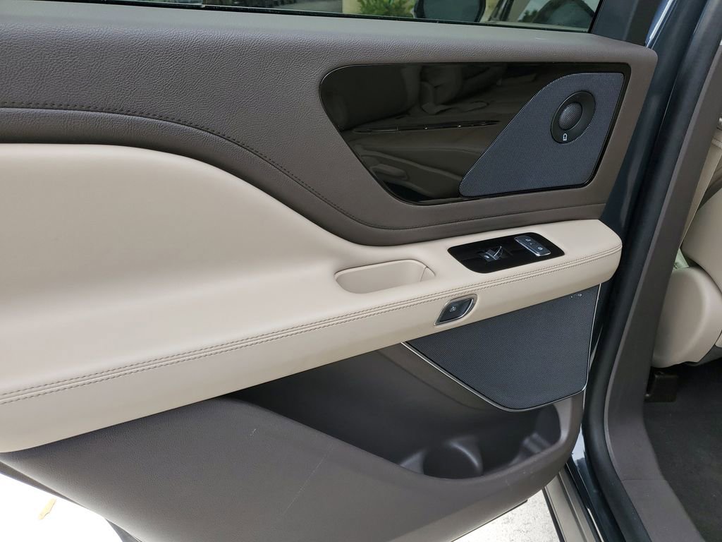 Certified 2024 Lincoln Aviator Reserve image 9