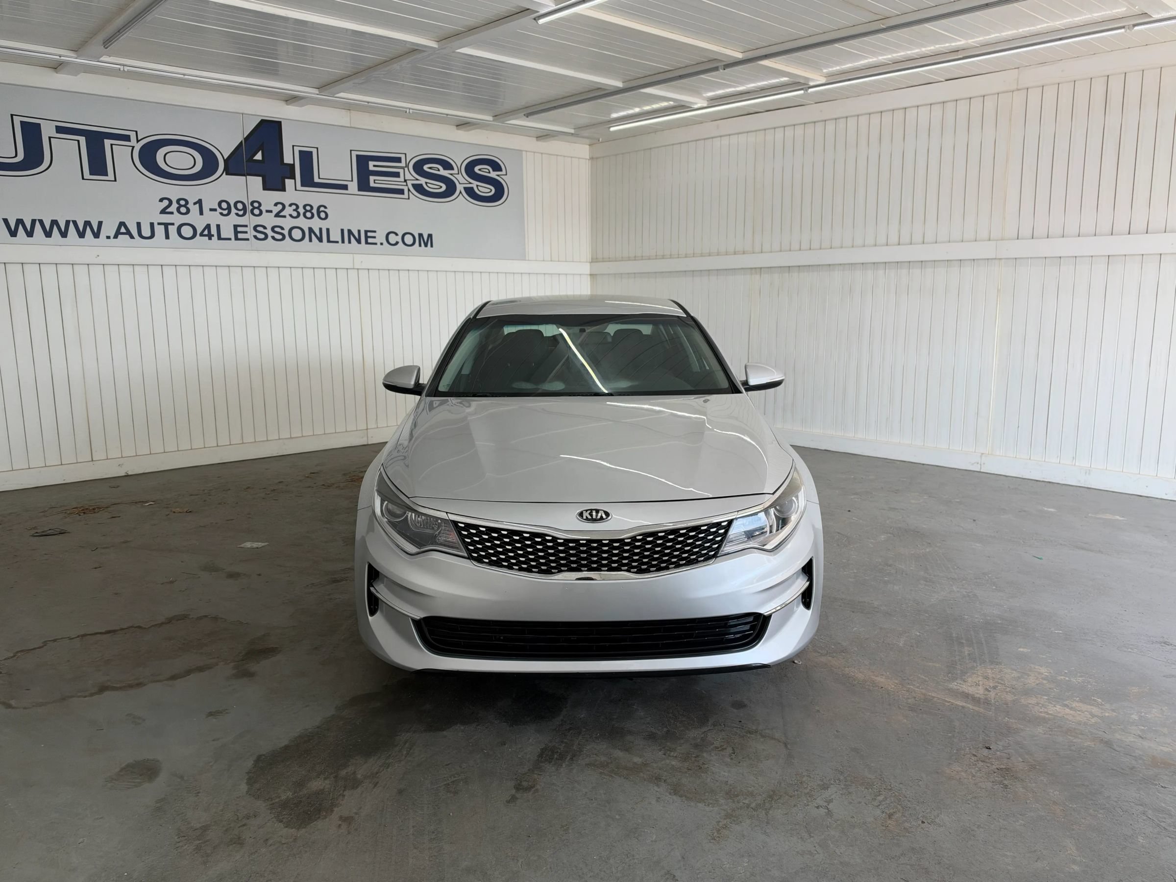Used 2016 Kia Optima LX FWD image 2