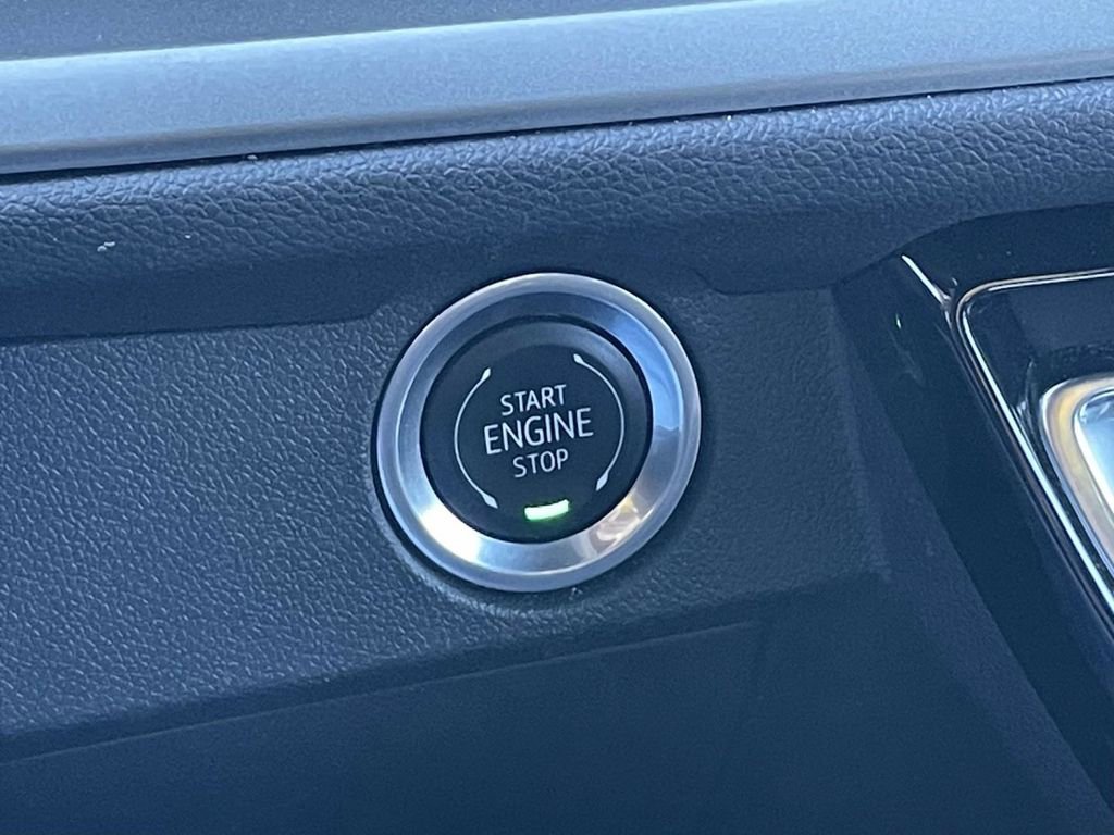 Used 2024 Chevrolet Traverse LT image 34